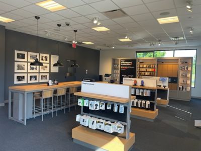 Cell Phone Store «Verizon», reviews and photos, 2209 N Jackson St, Tullahoma, TN 37388, USA