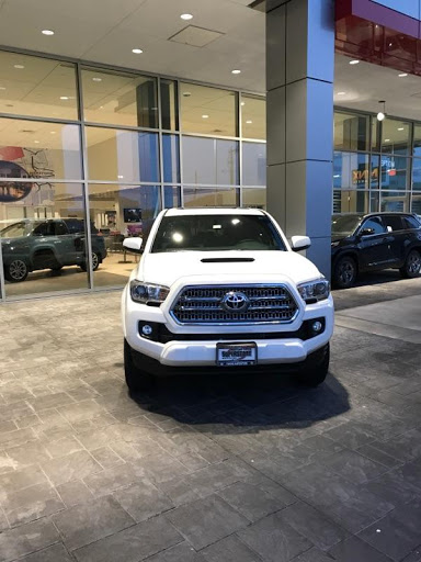 Toyota Dealer «Hartford Toyota Superstore», reviews and photos, 135 W Service Rd, Hartford, CT 06120, USA