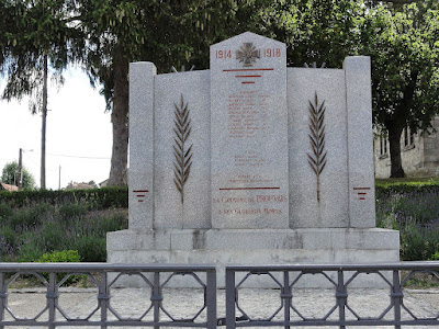 Monument aux morts de Prouvais à Prouvais