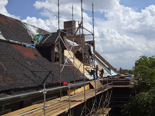 Davis Roofing & Construction, Inc. in Alsip, Illinois
