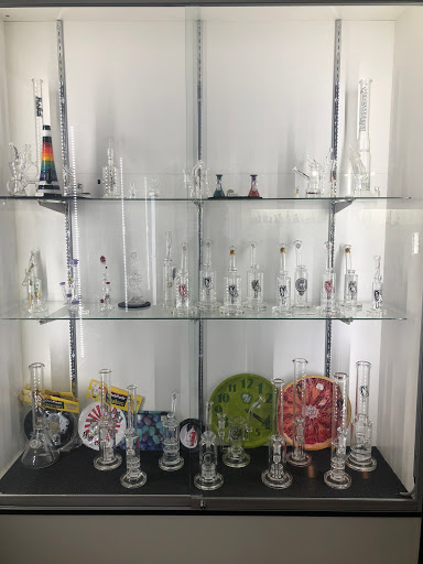 Tobacco Shop «Smokeez Smoke Shop», reviews and photos, 2301 17th St, Santa Ana, CA 92705, USA