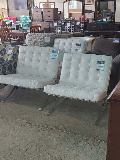 Furniture Rental Service «CORT Furniture Rental and Clearance center», reviews and photos, 1207 N Boulevard, Richmond, VA 23230, USA