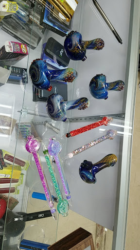 Tobacco Shop «Buckeye Smoke Shop», reviews and photos, 1376 N Portage Path, Akron, OH 44313, USA