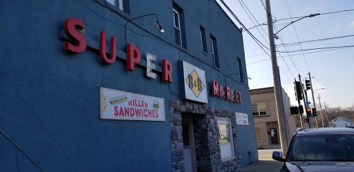 Grocery Store «B&B Grocery, Meat & Deli», reviews and photos, 2001 SE 6th St, Des Moines, IA 50315, USA