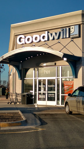 Thrift Store «Rappahannock Goodwill Industries:- Harrison Crossing Store», reviews and photos, 7101 Harrison Rd, Fredericksburg, VA 22407, USA