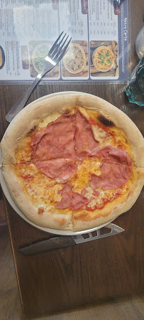 Plats et boissons du Pizzeria Fuoco Pizzas Grenoble - L'Aigle - n°11