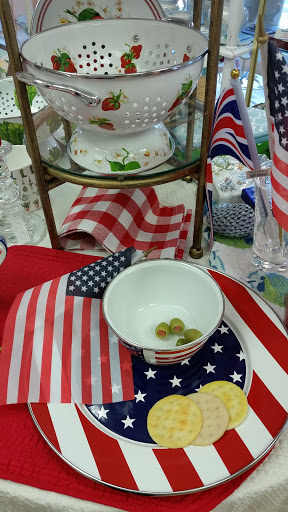 Gift Basket Store «Goldenberry Gifts & Gourmet», reviews and photos, 149 Cherry St, New Canaan, CT 06840, USA