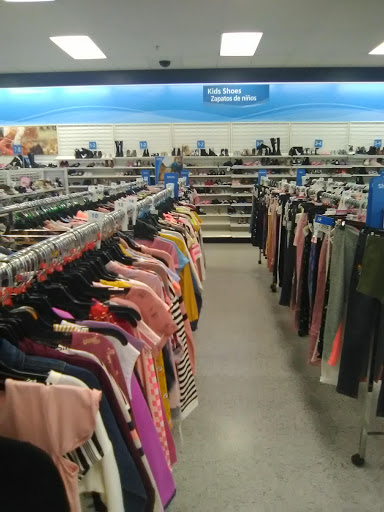 Clothing Store «Ross Dress for Less», reviews and photos, 2519 Tuscany St, Corona, CA 92881, USA