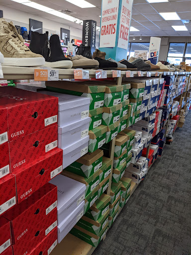 Shoe Store «Rack Room Shoes», reviews and photos, 2809 Battleground Ave, Greensboro, NC 27455, USA