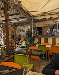 Atmosphère du Restaurant Le Longanis à Entre-Deux - n°1