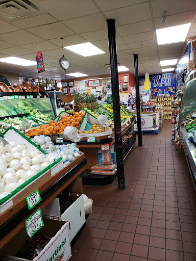 Grocery Store «Mendoza Grocery II», reviews and photos, 515 N Cedar Lake Rd, Round Lake, IL 60073, USA