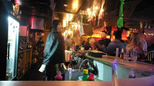Ricky's Bar