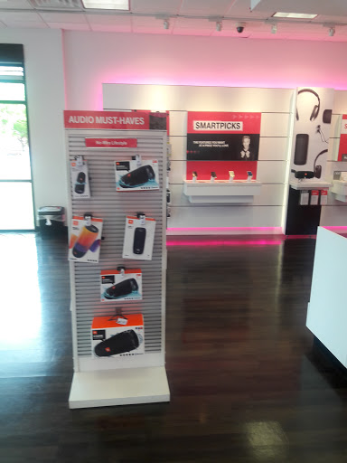 Cell Phone Store «T-Mobile», reviews and photos, 100 Promenade Pkwy A, Fayetteville, GA 30214, USA