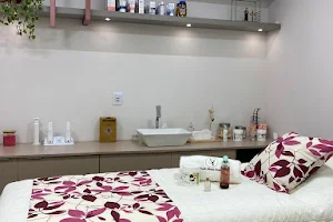 Studio Silvana Fonseca - Depilação, limpeza de pele e massagem image