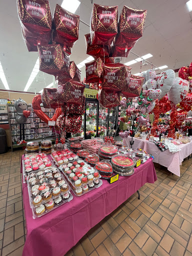 Grocery Store «Schnucks», reviews and photos, 1160 Shackelford Rd, Florissant, MO 63031, USA