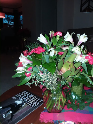 Florist «Welkes Milwaukee Florist», reviews and photos, 5528 W North Ave, Milwaukee, WI 53208, USA