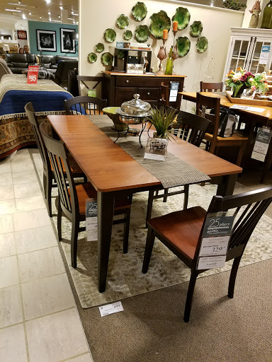 Furniture Store «Art Van Furniture - Royal Oak», reviews and photos, 32301 Woodward Ave, Royal Oak, MI 48073, USA