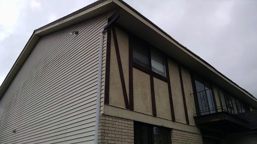 Roofing Contractor «DFC Roofing», reviews and photos, 143 S Liberty St, Elgin, IL 60120, USA