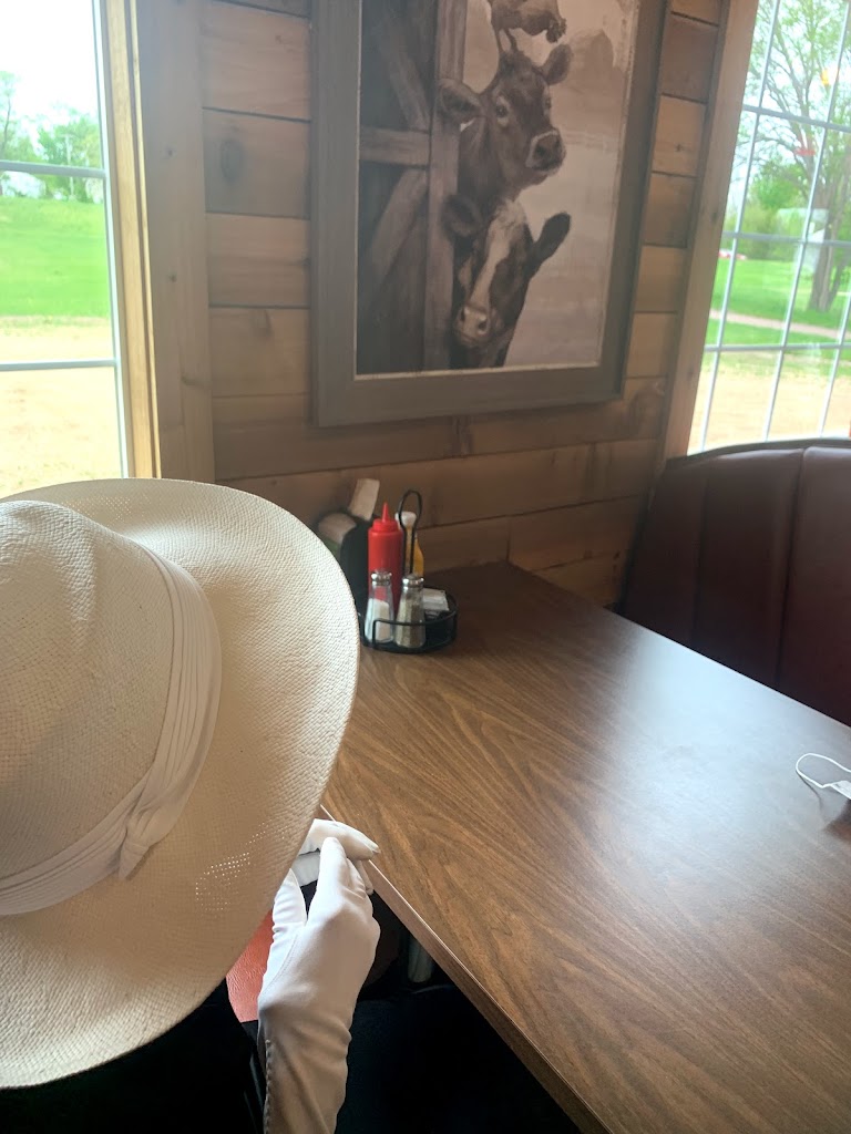 Charlie's Drive Inn 57053