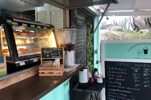 Paradera's food shack image