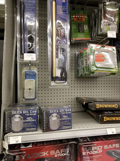 Sporting Goods Store «Academy Sports + Outdoors», reviews and photos, 130 S Hampton Pl, Clarksville, TN 37040, USA