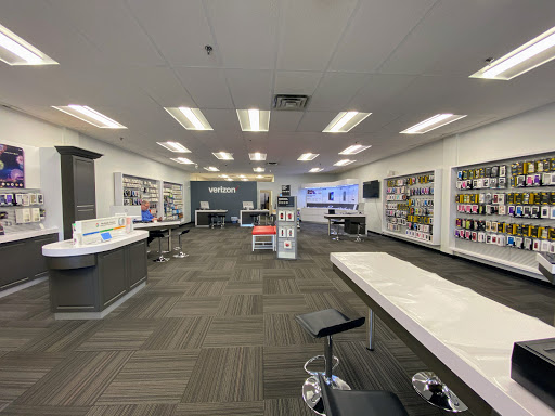 Cell Phone Store «Verizon Authorized Retailer - Wireless Zone», reviews and photos, 438 W Grove St, Middleborough, MA 02346, USA