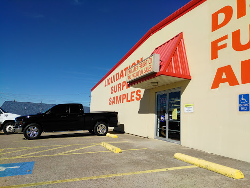 Unclaimed Freight Co & Liquidation Sales Inc, 1841 W Division St, Arlington, TX 76012, USA, 