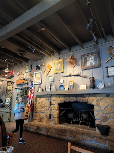American Restaurant «Cracker Barrel Old Country Store», reviews and photos, 2697 Highwood Blvd, Smyrna, TN 37167, USA