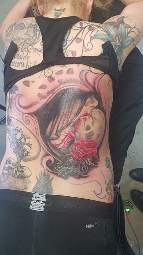 Tattoo Shop «Instinktive Tattoo», reviews and photos, 18256 E Williams Field Rd, Gilbert, AZ 85295, USA