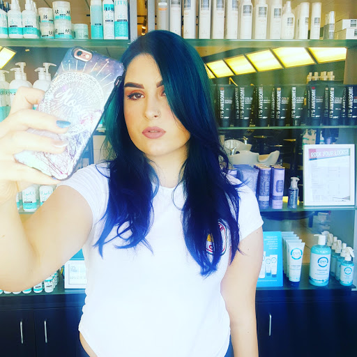 Beauty Salon «Colorific Hair Salon», reviews and photos, 716 E Boughton Rd, Bolingbrook, IL 60440, USA