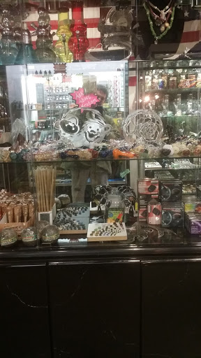 Tobacco Shop «Woodstock Smoke Shop», reviews and photos, 4326 SE Woodstock Blvd, Portland, OR 97206, USA