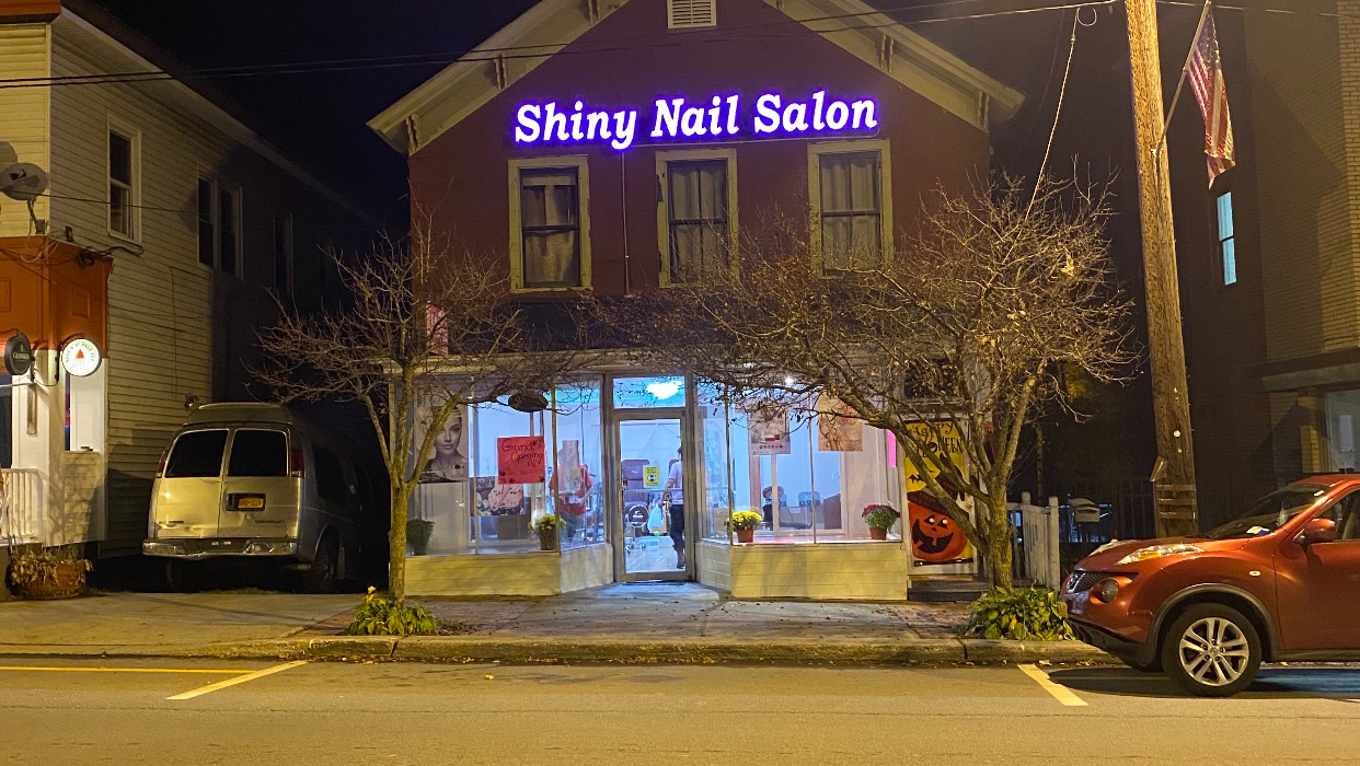Shiny Nail Salon