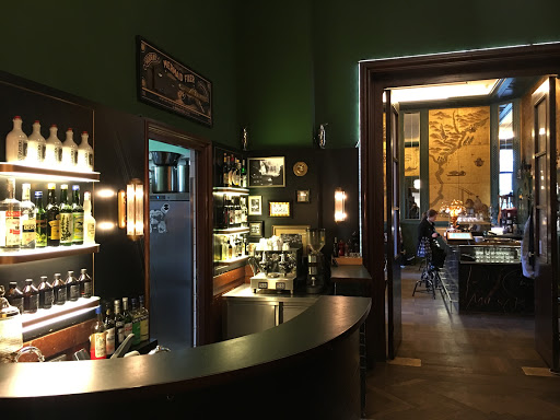 Die Goldene Bar