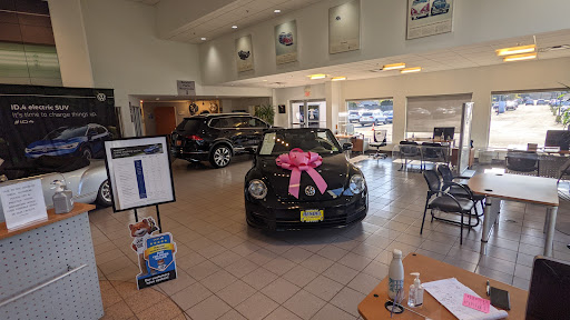 Volkswagen Dealer «Reydel Volkswagen, Sales & Service Center, Edison New Jersey VW Dealer», reviews and photos, 2034 NJ-27, Edison, NJ 08817, USA