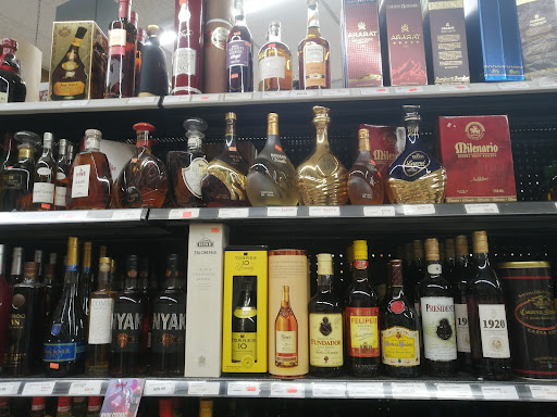 Liquor Store «Warren County Liquors LLC», reviews and photos, 260 W Washington Ave, Washington, NJ 07882, USA