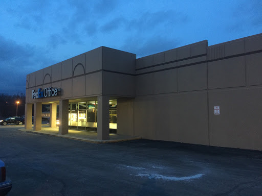 Print Shop «FedEx Office Print & Ship Center», reviews and photos, 2646 Colonel Glenn Hwy, Fairborn, OH 45324, USA