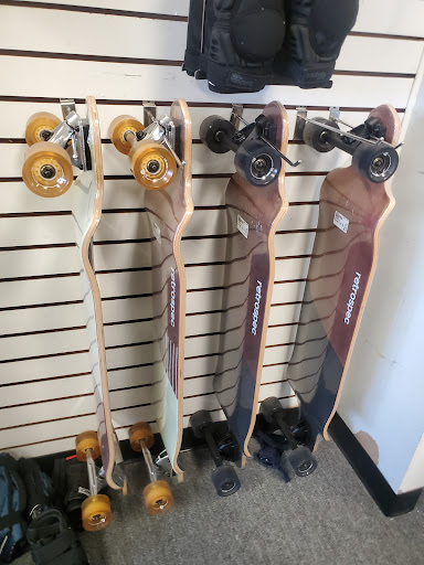 Sporting Goods Store «Play It Again Sports», reviews and photos, 8003 W Broad St, Richmond, VA 23294, USA