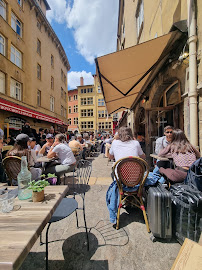 Atmosphère du Restaurant Le Petit Bouchon de la Place à Lyon - n°3