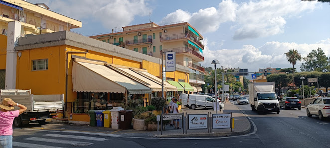 Caffetteria Lounge Bar 17027 Pietra Ligure SV, Italia