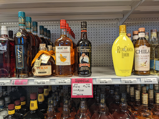 Liquor Store «North Salem Beverage», reviews and photos, 2829 Lancaster Dr NE, Salem, OR 97305, USA