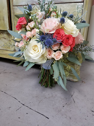 Florist «Amazing Petals», reviews and photos, 125 S Broadway St, Lake Orion, MI 48362, USA