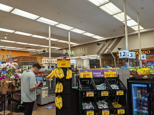 Grocery Store «Ralphs», reviews and photos, 1416 E Colorado St, Glendale, CA 91205, USA