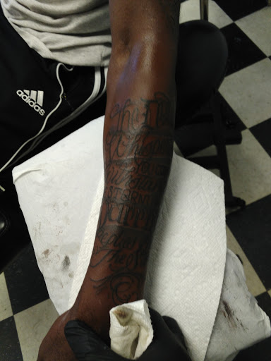 Tattoo Shop «Cali Soul Tattoo», reviews and photos, 4751 N Blackstone Ave, Fresno, CA 93726, USA