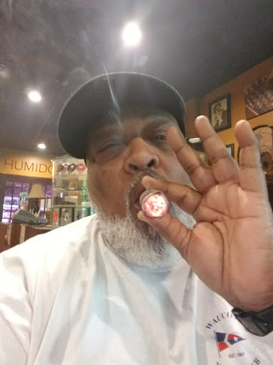 Tobacco Shop «Orange Cigar & More», reviews and photos, 278 Boston Post Rd, Orange, CT 06477, USA