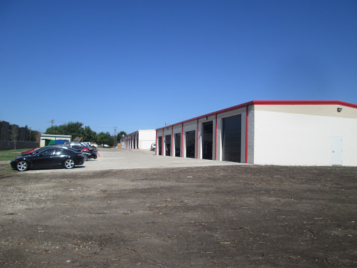 Auto Body Shop «B & D Paint & Body», reviews and photos, 3216 I-30, Mesquite, TX 75150, USA