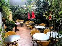 Atmosphère du Café Restaurant Le Saint Germain à Tours - n°3