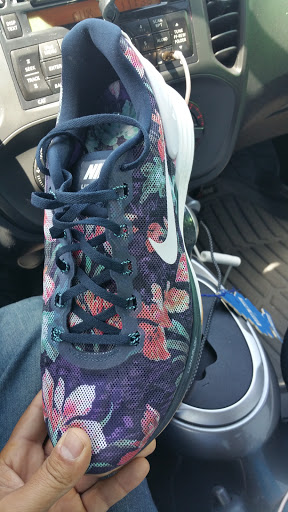 Sporting Goods Store «Nike Clearance Store», reviews and photos, 1275 Marina Blvd, San Leandro, CA 94577, USA