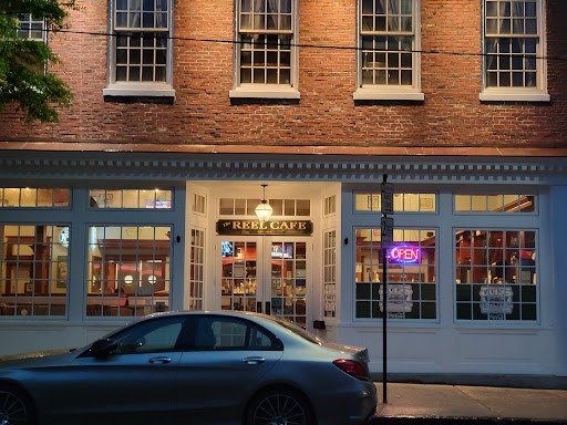 Bar & Grill «Reel Cafe», reviews and photos, 100 S Front St, Wilmington, NC 28401, USA