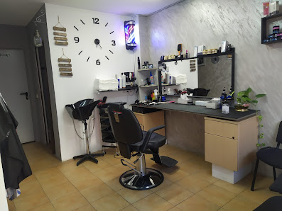 Insta: @Peluqueria_barber_shop_almorox C. Valdenovillos, 9, 45900 Almorox, Toledo, España