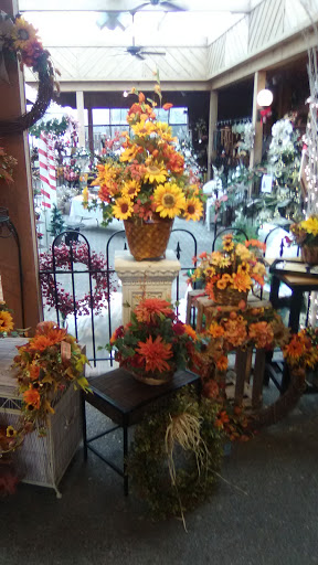 Flower Delivery «Aebersold Florist», reviews and photos, 1217 Silver St, New Albany, IN 47150, USA